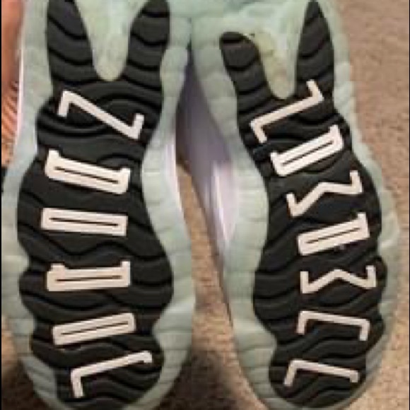 Jordan 11 Low Legend Blue - Picture 2 of 5